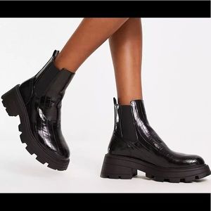 Wide fit Bella chunky chelsea boots in black croc
